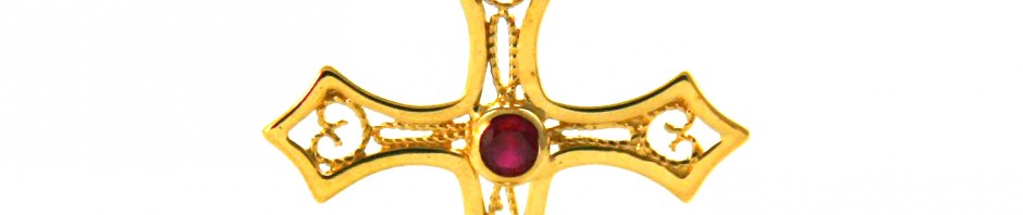 Croix latine pierre rouge en plaqué or