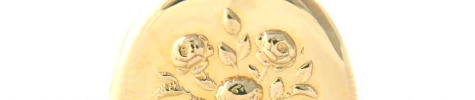 Médaillon porte-photo fleuri en plaqué or