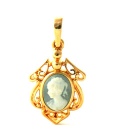 Camée fond bleu – Pendentif en plaqué or