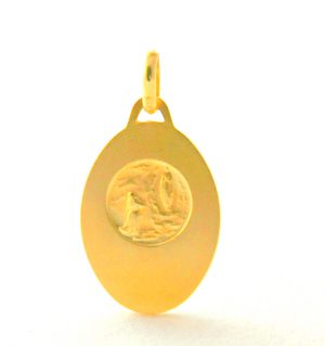 Vierge au voile auréolé – Médaille ovale en plaqué or