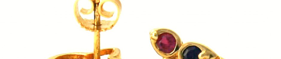 Puces saphir, émeraude et rubis – Boucles d’oreilles en plaqué or