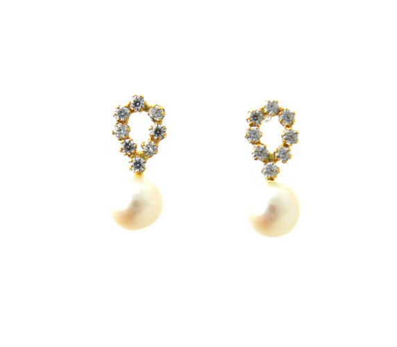 Boucles d’oreilles perles de culture d’eau douce et Oxydes de zirconium – Or 750/1000